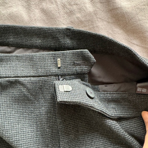 brand new UNIQLO stretchy brushed pants - Picture 3 of 4